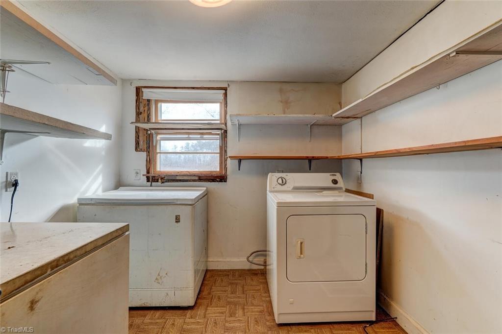 Photo 14 of 26 of 456 Merriman Street mobile home