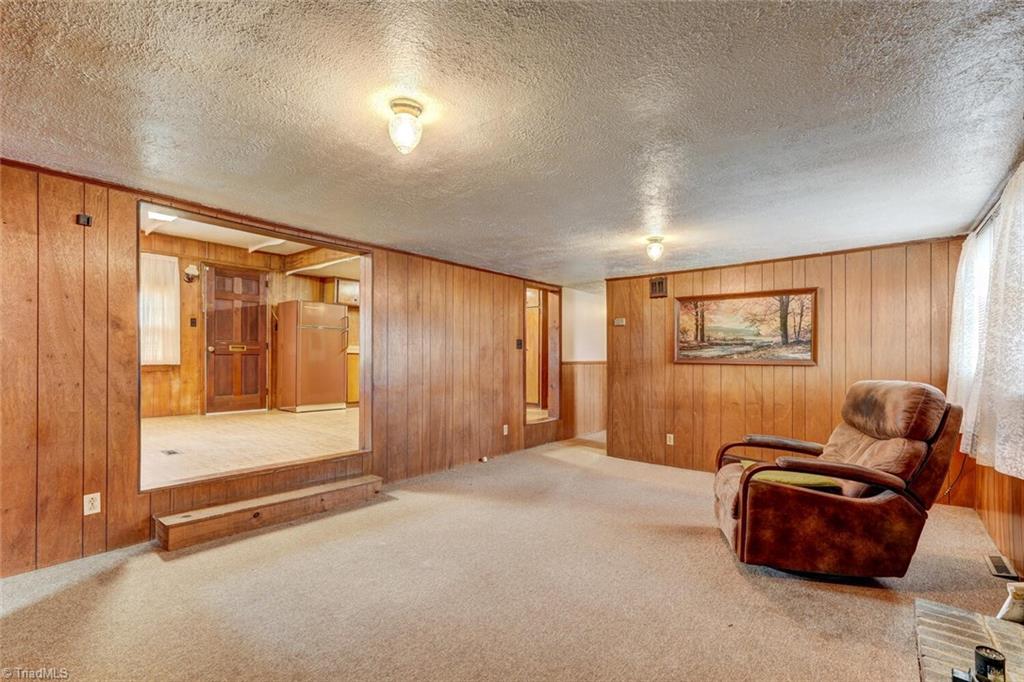 Photo 7 of 26 of 456 Merriman Street mobile home