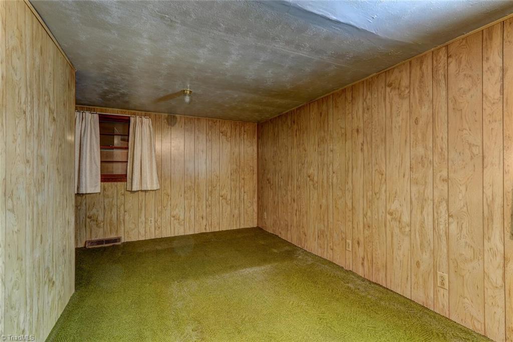 Photo 15 of 26 of 456 Merriman Street mobile home