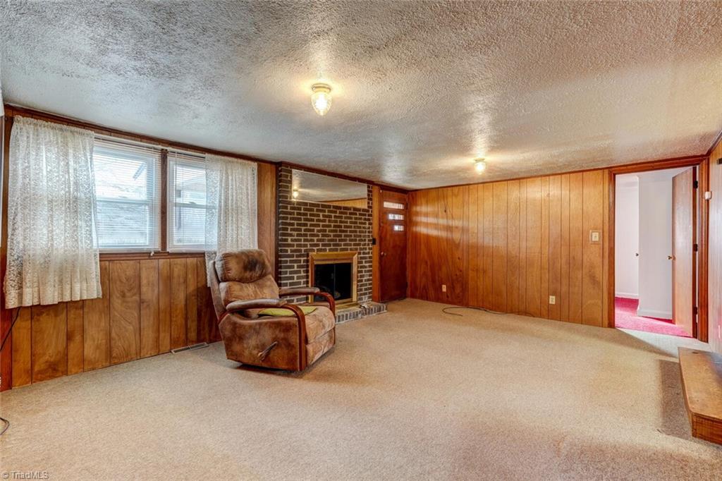 Photo 6 of 26 of 456 Merriman Street mobile home