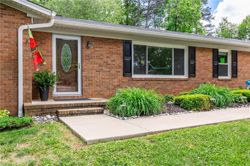 2824 Blanche Drive, Burlington, North Carolina image 2