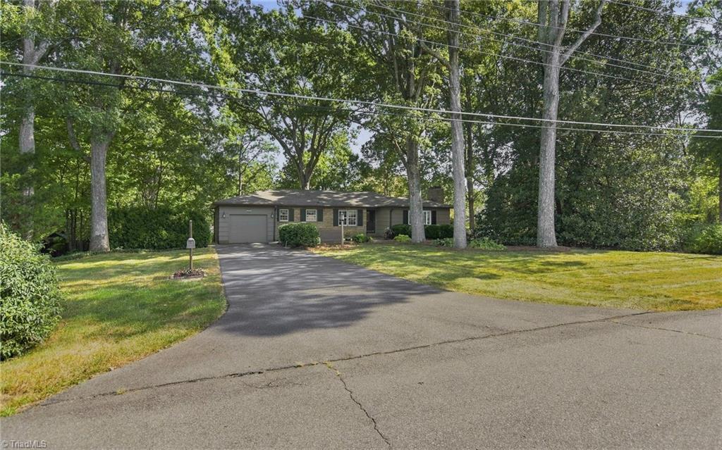 Photo of 1201 Strathmore Circle, Winston-Salem, NC 27104 (MLS # 1235704)