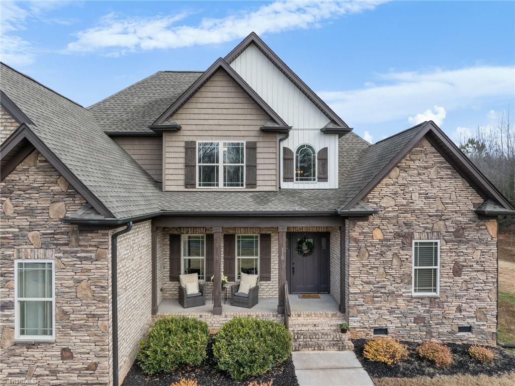 Photo of 119 White Oak Court, Lexington, NC 27295 (MLS # 1204124)