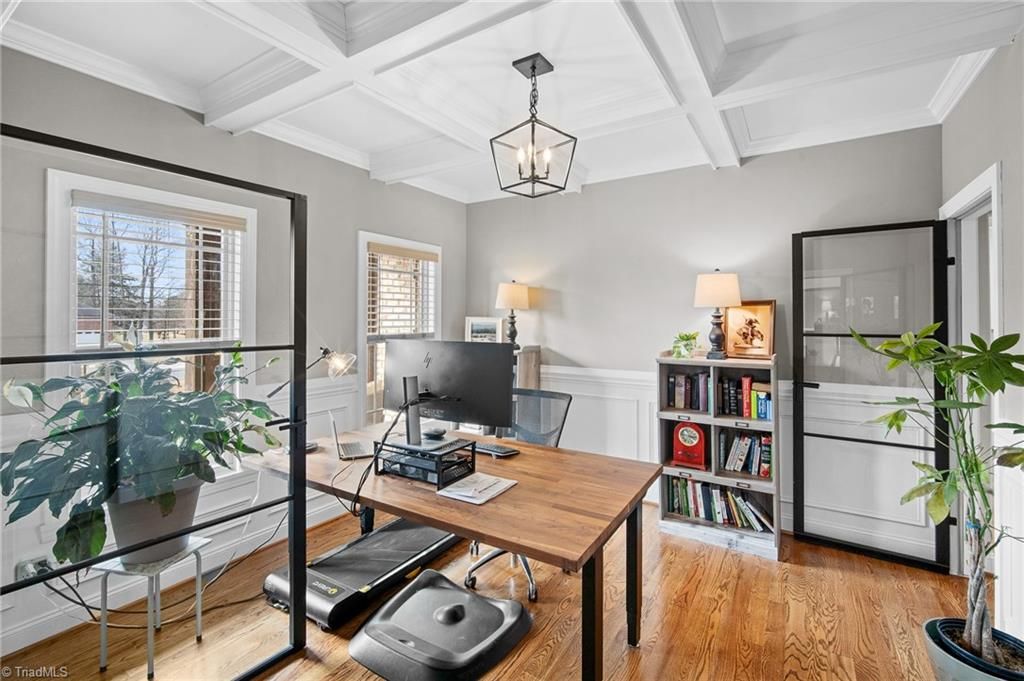 Photo of 119 White Oak Court, Lexington, NC 27295 (MLS # 1204124)