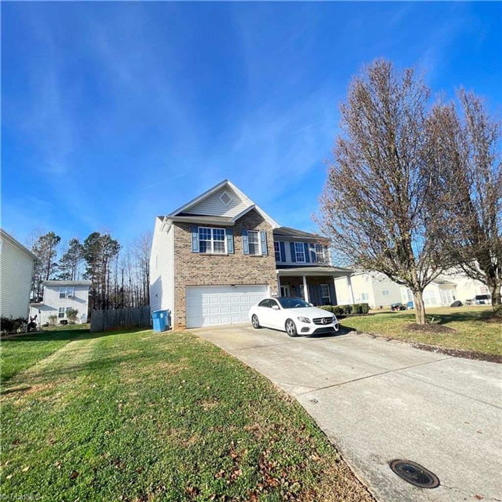 Photo of 1592 Candace RIdge Drive, Greensboro, NC 27406 (MLS # 1203482)