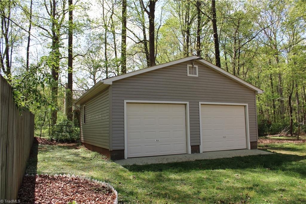 203 Brentwood Drive, Advance, North Carolina image 3