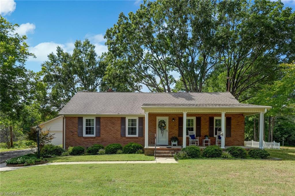 Photo of 4108 Union Ridge Road, Burlington, NC 27217 (MLS # 1236122)