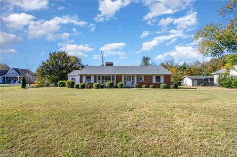 Homes For Sale - 955 Main Street<br/> Yanceyville, NC 27379