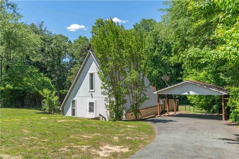 Homes For Sale - 310 James Road<br/> Clemmons, NC 27012