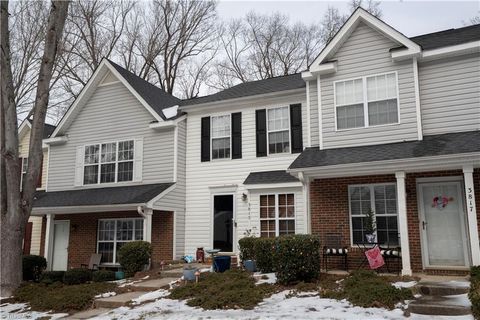 Homes For Sale - 3815 Winborne Lane<br/> Greensboro, NC 27410