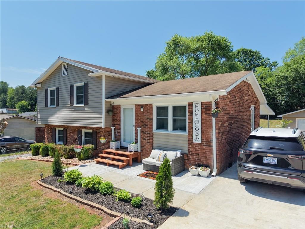 Photo of 202 Harvest Drive, King, NC 27021 (MLS # 1218394)