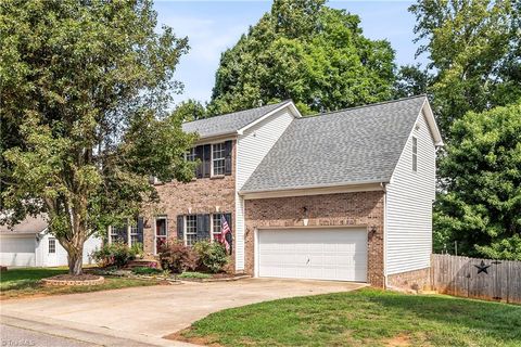 Homes For Sale - 419 Rockbridge Drive<br/> Forsyth County, Kernersville, NC 27284