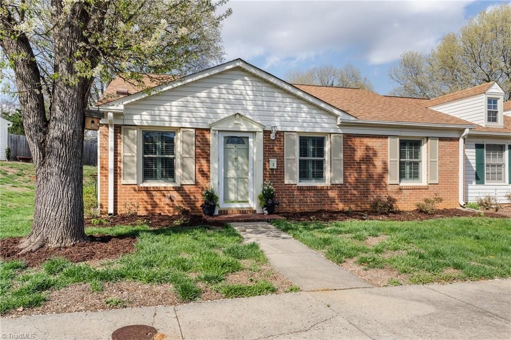 Photo of 3303 Regents Park Lane #A, Greensboro, NC 27455 (MLS # 1212657)