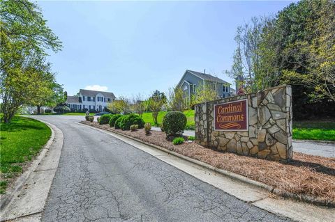 Homes For Sale - 3212 Van Allen Circle<br/> Guilford County, Greensboro, NC 27410