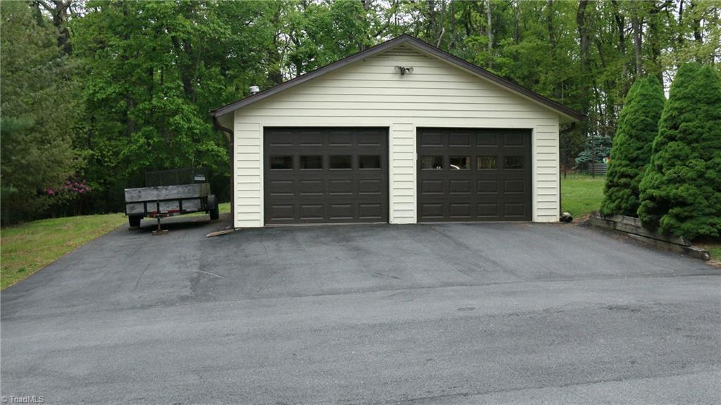 252 Deer Run, Glade Valley, North Carolina image 41