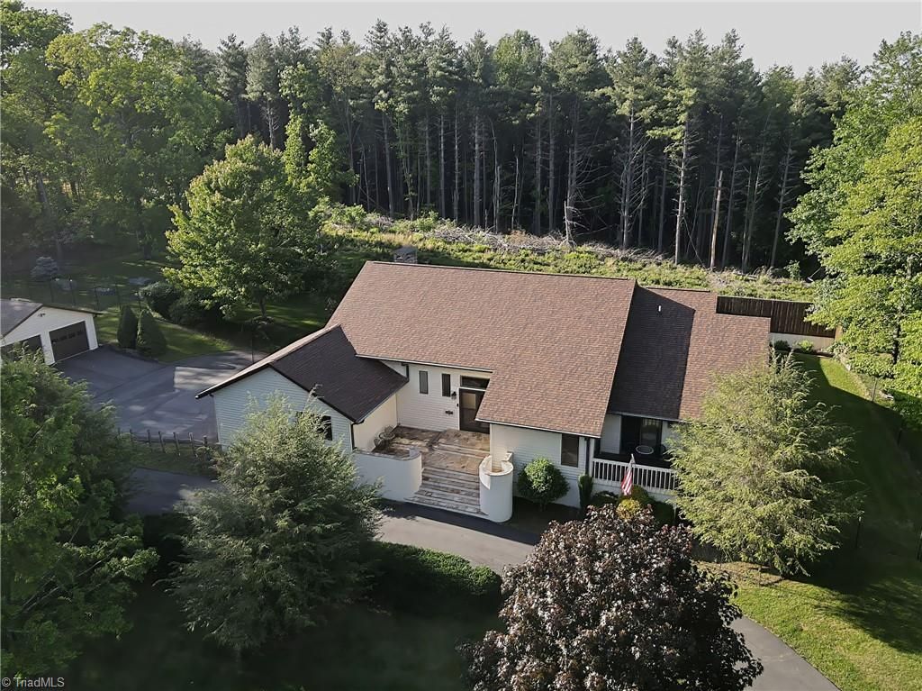 Photo of 252 Deer Run, Glade Valley, NC 28627 (MLS # 1182284)