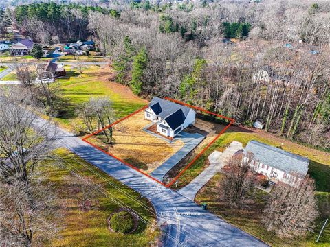 A home in Mount Airy