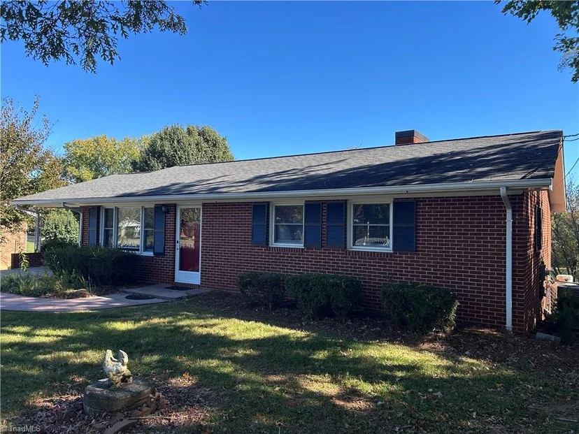 143 Gwynwood Drive, photo 1 of 33