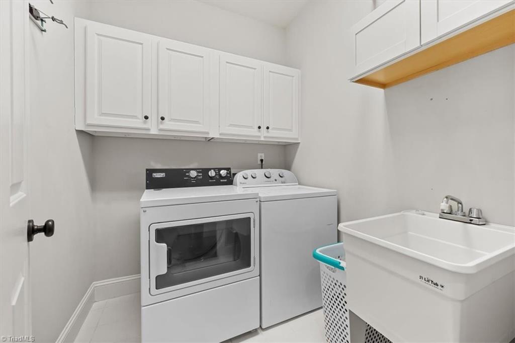 Jamestown, North Carolina 27282, United States, 4 Bedrooms Bedrooms, ,3 BathroomsBathrooms,Residential,Coming Soon,194890