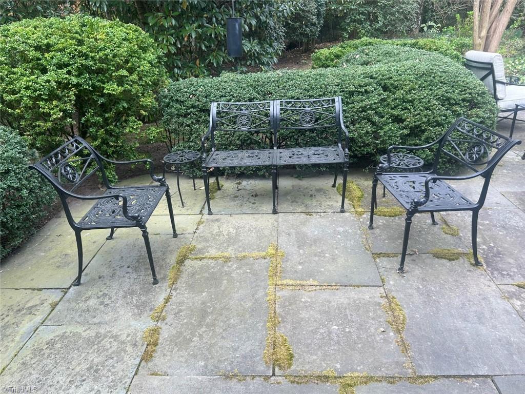 Winston-Salem, North Carolina 27104, United States, 4 Bedrooms Bedrooms, ,5 BathroomsBathrooms,Residential,Pending,100902