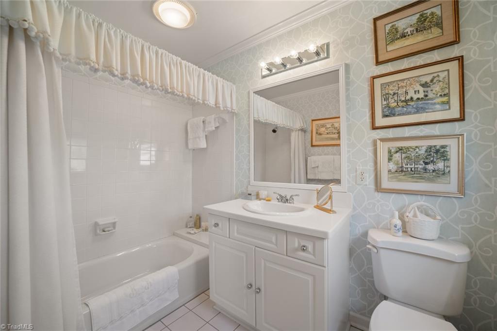 Winston-Salem, North Carolina 27104, United States, 4 Bedrooms Bedrooms, ,5 BathroomsBathrooms,Residential,Pending,100902