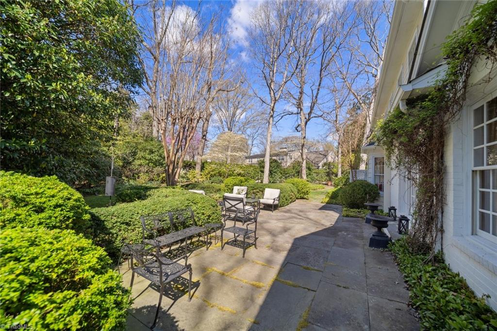 Winston-Salem, North Carolina 27104, United States, 4 Bedrooms Bedrooms, ,5 BathroomsBathrooms,Residential,Pending,100902