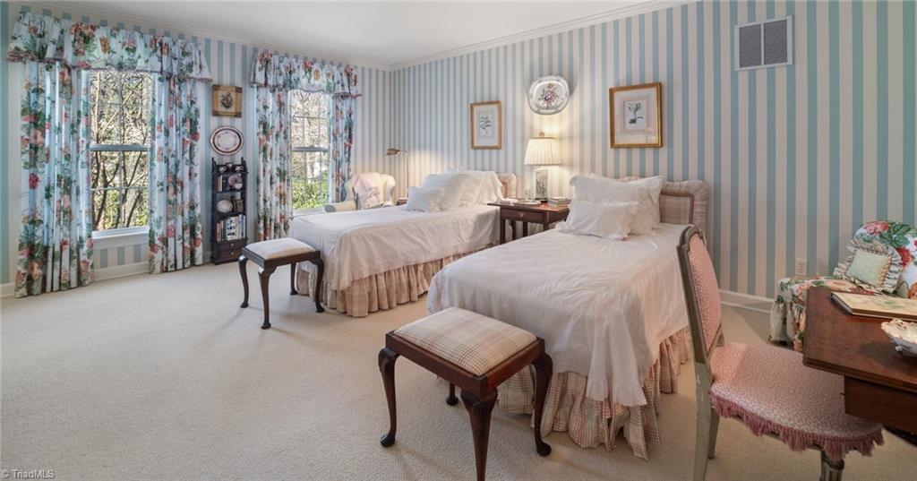 Winston-Salem, North Carolina 27104, United States, 4 Bedrooms Bedrooms, ,5 BathroomsBathrooms,Residential,Pending,100902