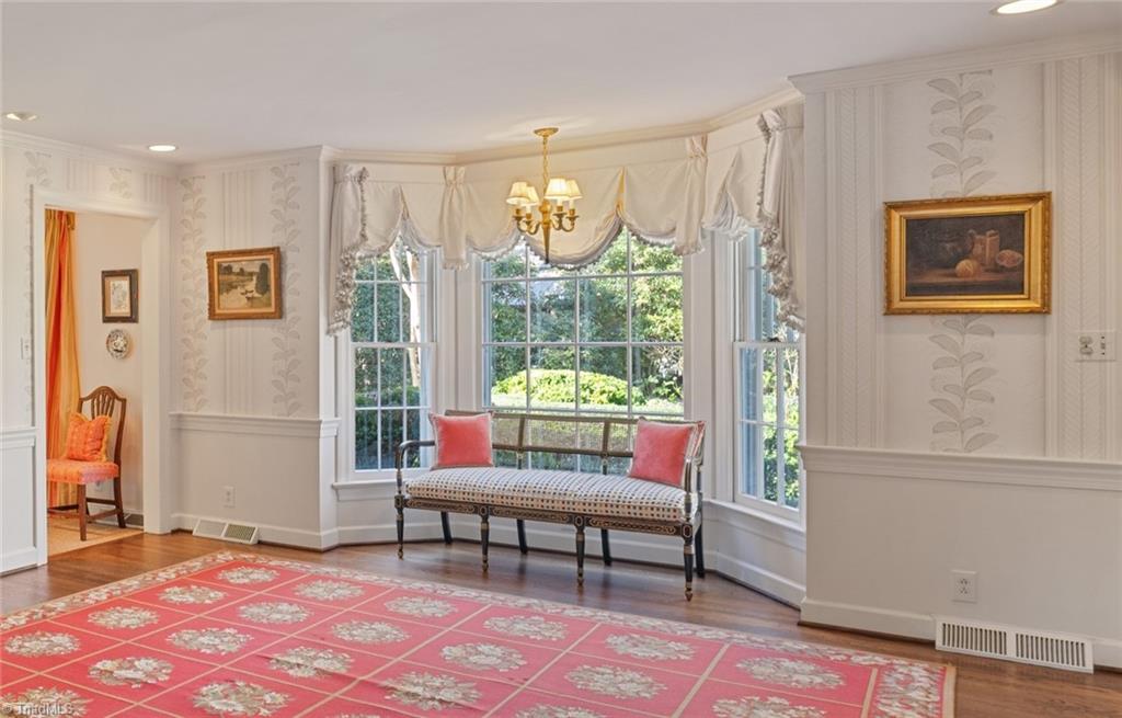 Winston-Salem, North Carolina 27104, United States, 4 Bedrooms Bedrooms, ,5 BathroomsBathrooms,Residential,Pending,100902