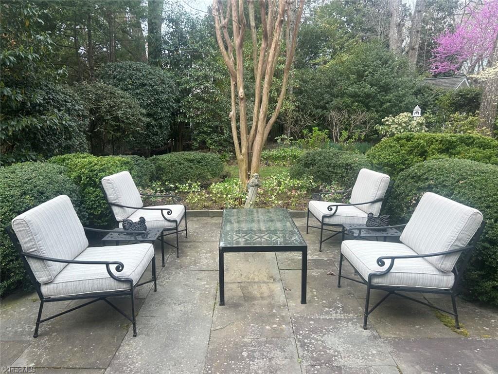 Winston-Salem, North Carolina 27104, United States, 4 Bedrooms Bedrooms, ,5 BathroomsBathrooms,Residential,Pending,100902