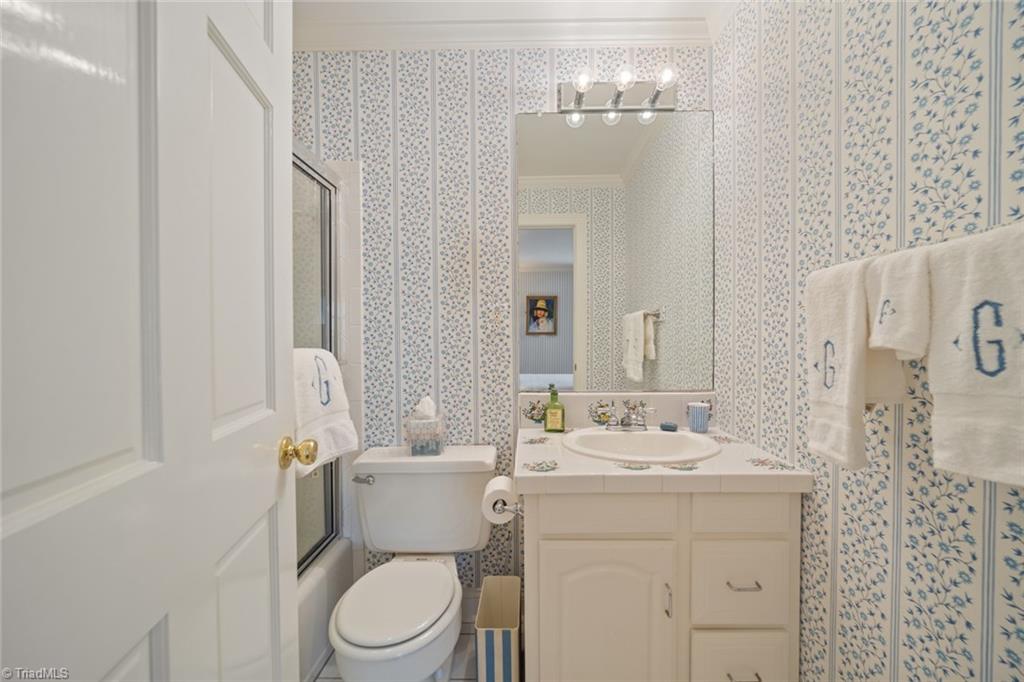 Winston-Salem, North Carolina 27104, United States, 4 Bedrooms Bedrooms, ,5 BathroomsBathrooms,Residential,Pending,100902