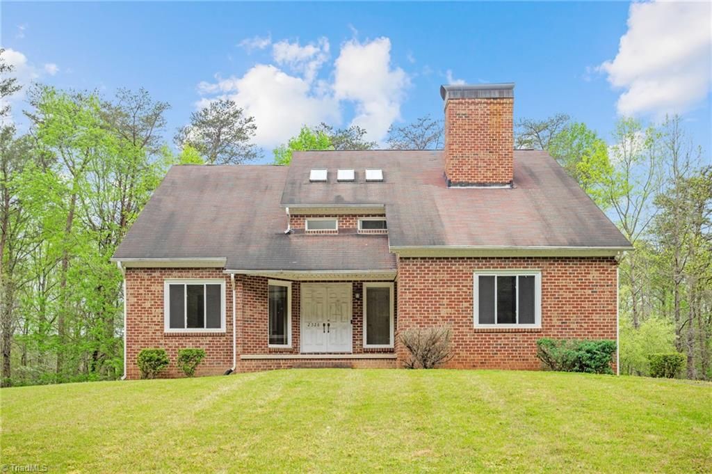 2528 Treetop Lane, Winston Salem, NC 27101, MLS 1139359 Allen Tate