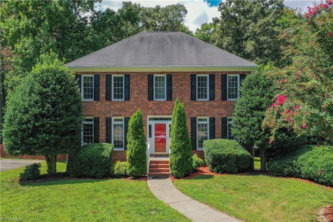 Homes For Sale - 2686 Glen Forest Drive<br/> Winston-Salem, NC 27103