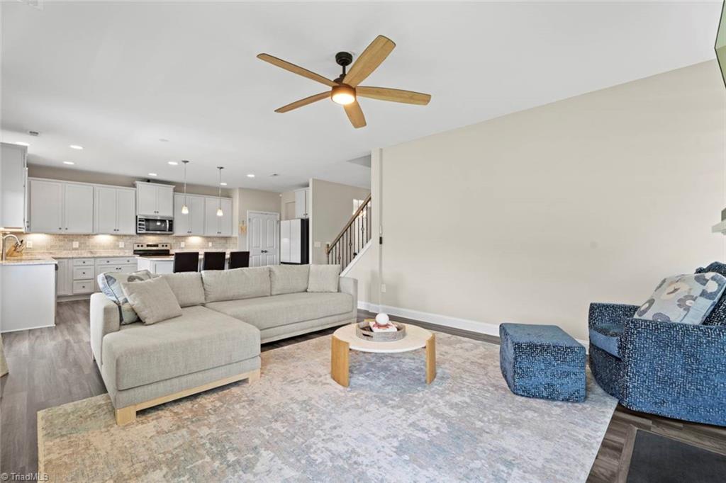 Kernersville, North Carolina 27284, United States, 3 Bedrooms Bedrooms, ,3 BathroomsBathrooms,Residential,Active,160000