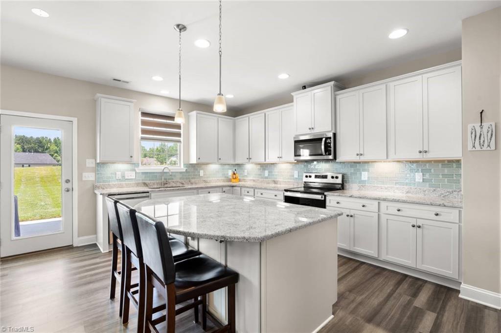 Kernersville, North Carolina 27284, United States, 3 Bedrooms Bedrooms, ,3 BathroomsBathrooms,Residential,Active,160000