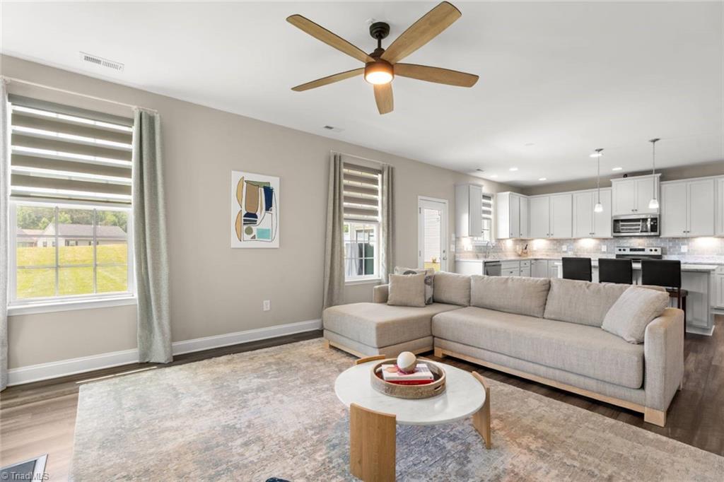 Kernersville, North Carolina 27284, United States, 3 Bedrooms Bedrooms, ,3 BathroomsBathrooms,Residential,Active,160000