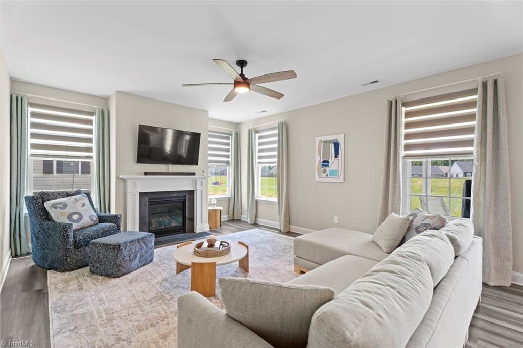 Kernersville, North Carolina 27284, United States, 3 Bedrooms Bedrooms, ,3 BathroomsBathrooms,Residential,Active,160000