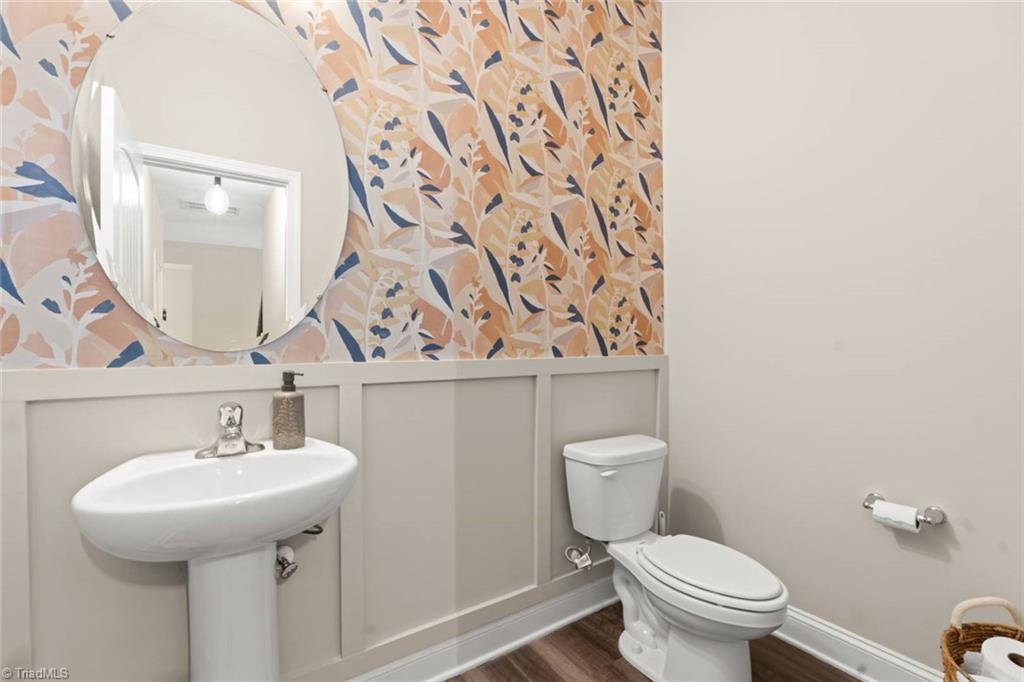 Kernersville, North Carolina 27284, United States, 3 Bedrooms Bedrooms, ,3 BathroomsBathrooms,Residential,Active,160000