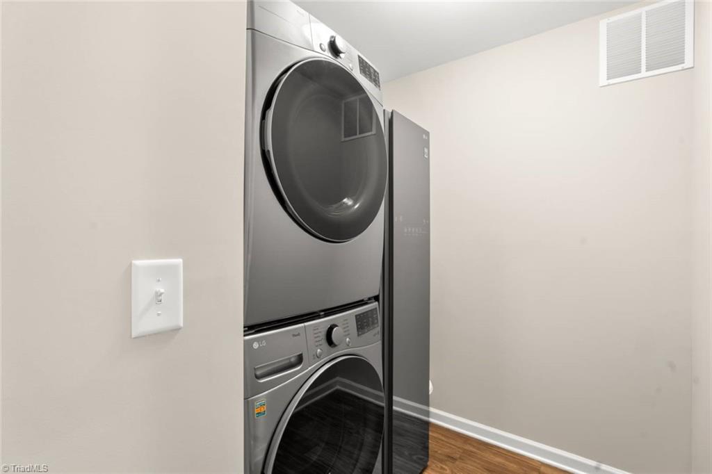 Kernersville, North Carolina 27284, United States, 3 Bedrooms Bedrooms, ,3 BathroomsBathrooms,Residential,Active,160000