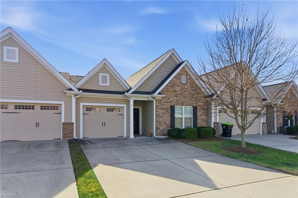 Photo of 6231 Queens Gate Court, Clemmons, NC 27012 (MLS # 1203329)