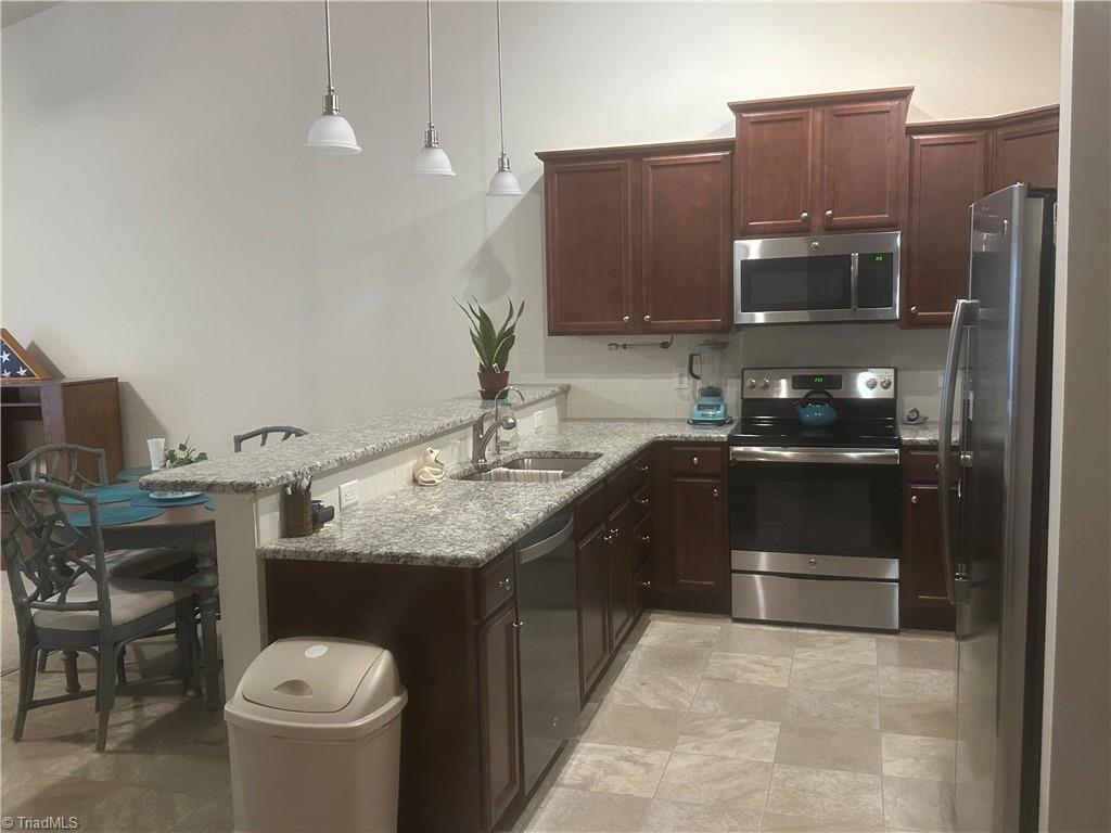 6231 Queens Gate Court