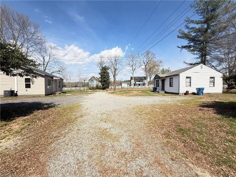 Homes For Sale - 3004 3005 3008 3009 Rent Road<br/> Yadkin County, Yadkinville, NC 27055