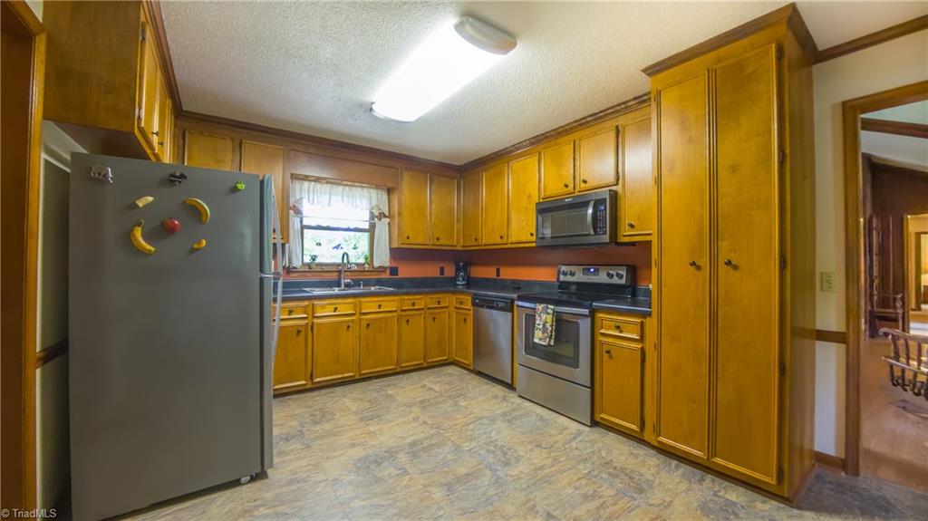 7209 Saddle Creek Drive, Kernersville, North Carolina image 11
