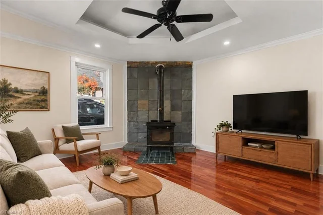 237 E Poplar Street, photo 5 of 26