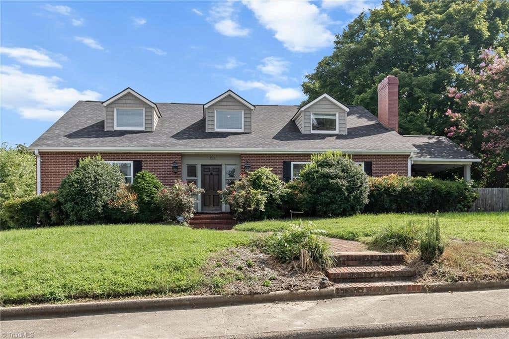 Photo of 124 Orchard Street, Mount Airy, NC 27030 (MLS # 1230675)