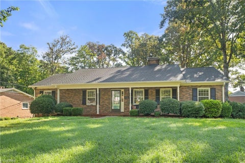 Homes For Sale - 2971 Ormond Drive<br/> Winston-Salem, NC 27106