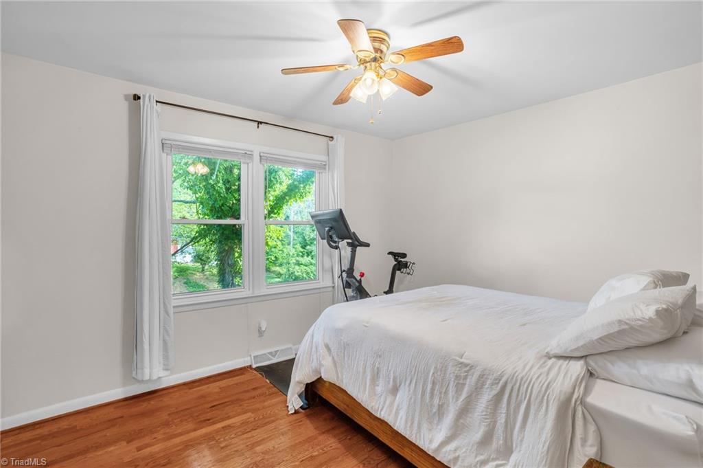 2703 W Cornwallis Drive, Greensboro, North Carolina image 18
