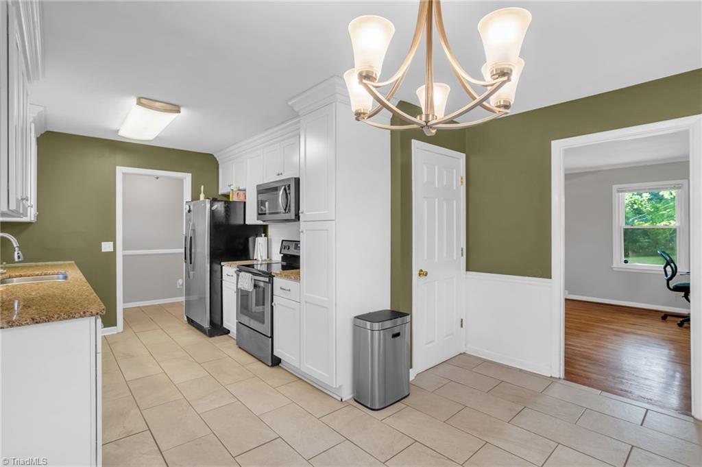 2703 W Cornwallis Drive, Greensboro, North Carolina image 11