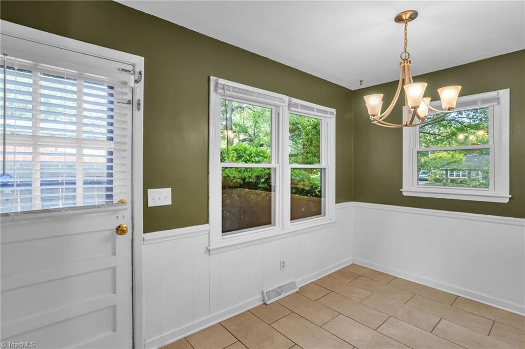 2703 W Cornwallis Drive, Greensboro, North Carolina image 13