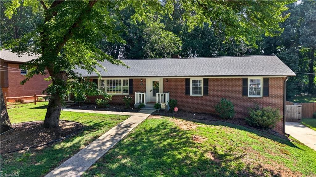 Photo of 2547 Amesbury Road, Winston-Salem, NC 27103 (MLS # 1228032)