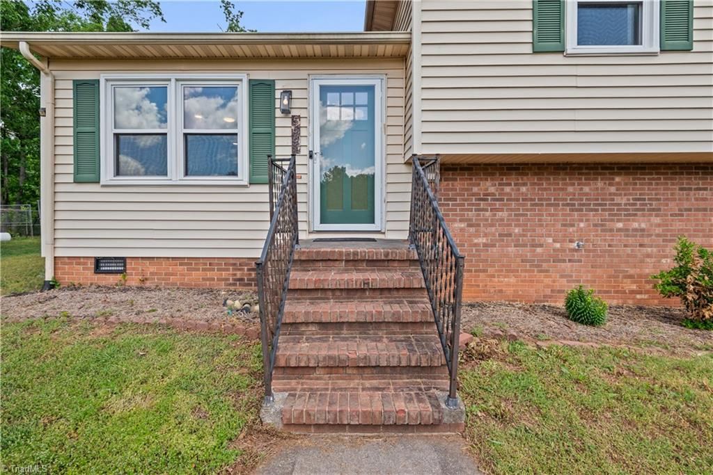 Photo of 5561 Remington Point Drive, Walkertown, NC 27051 (MLS # 1218988)